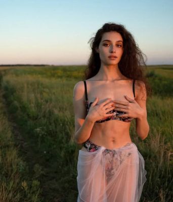 Эмилия и Элина, 8 919 139-61-92
